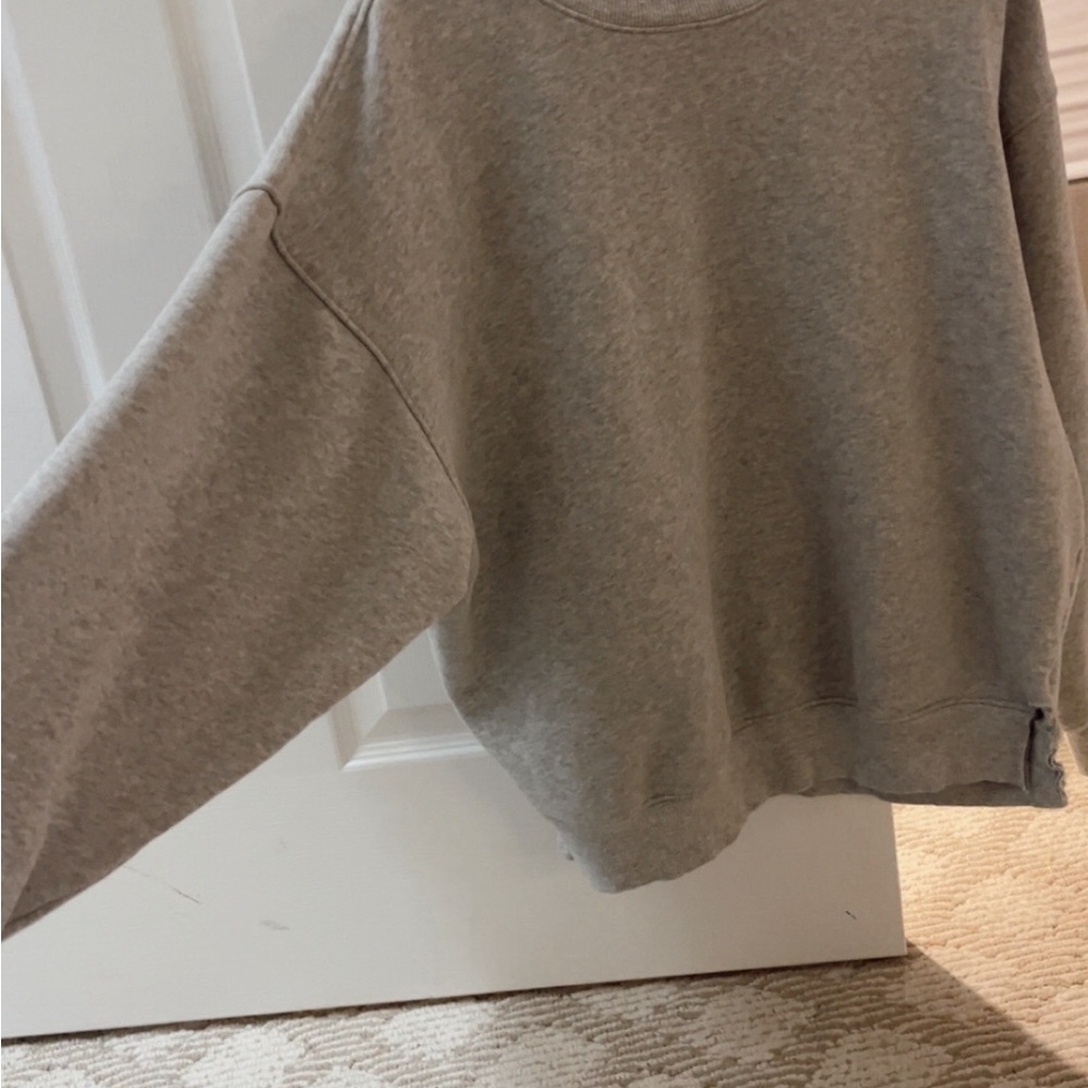 Universal Thread Light Gray Pullover - Picture 2 of 2